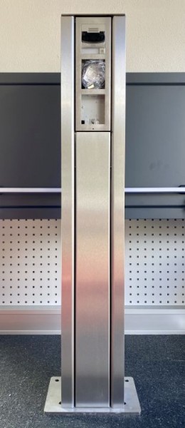 2N Zubehör Verso Edelstahl VA Stele Personen Bedienhöhe
