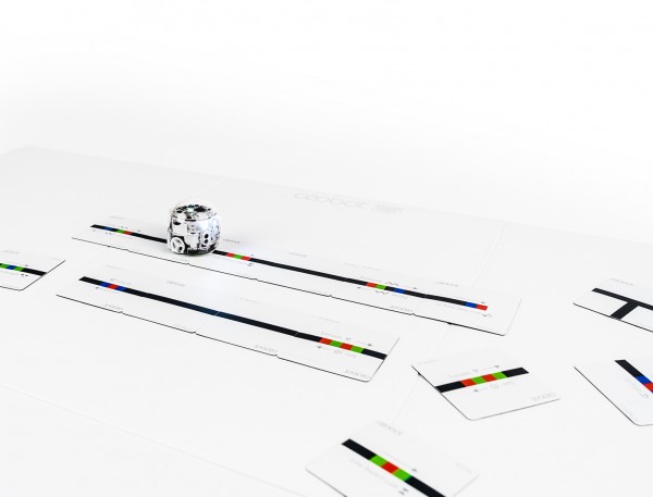 Ozobot MINT Spezialbewegung Set Magnetische Farbcode Kacheln &quot;Color Code Magnets Special Moves Kit&quot;